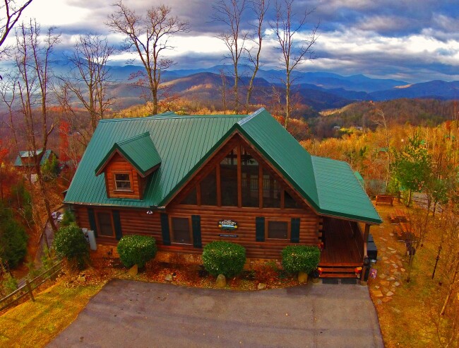 Gatlinburg Getaway Log Home - Home Page